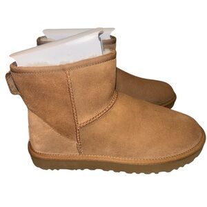❌SOLD❌Authentic Women’s Ugg Mini